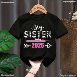 Camiseta de niña con estampado de corazón y flecha estilo tierno