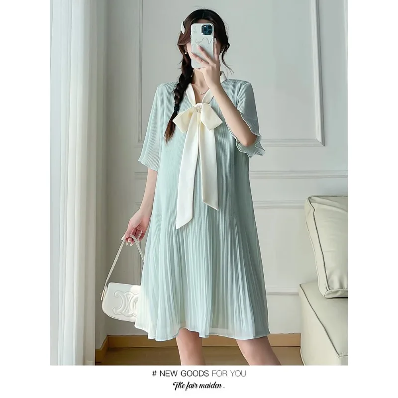Vestido de maternidad elegante de gasa plisada con lazo y botones - imagen 2