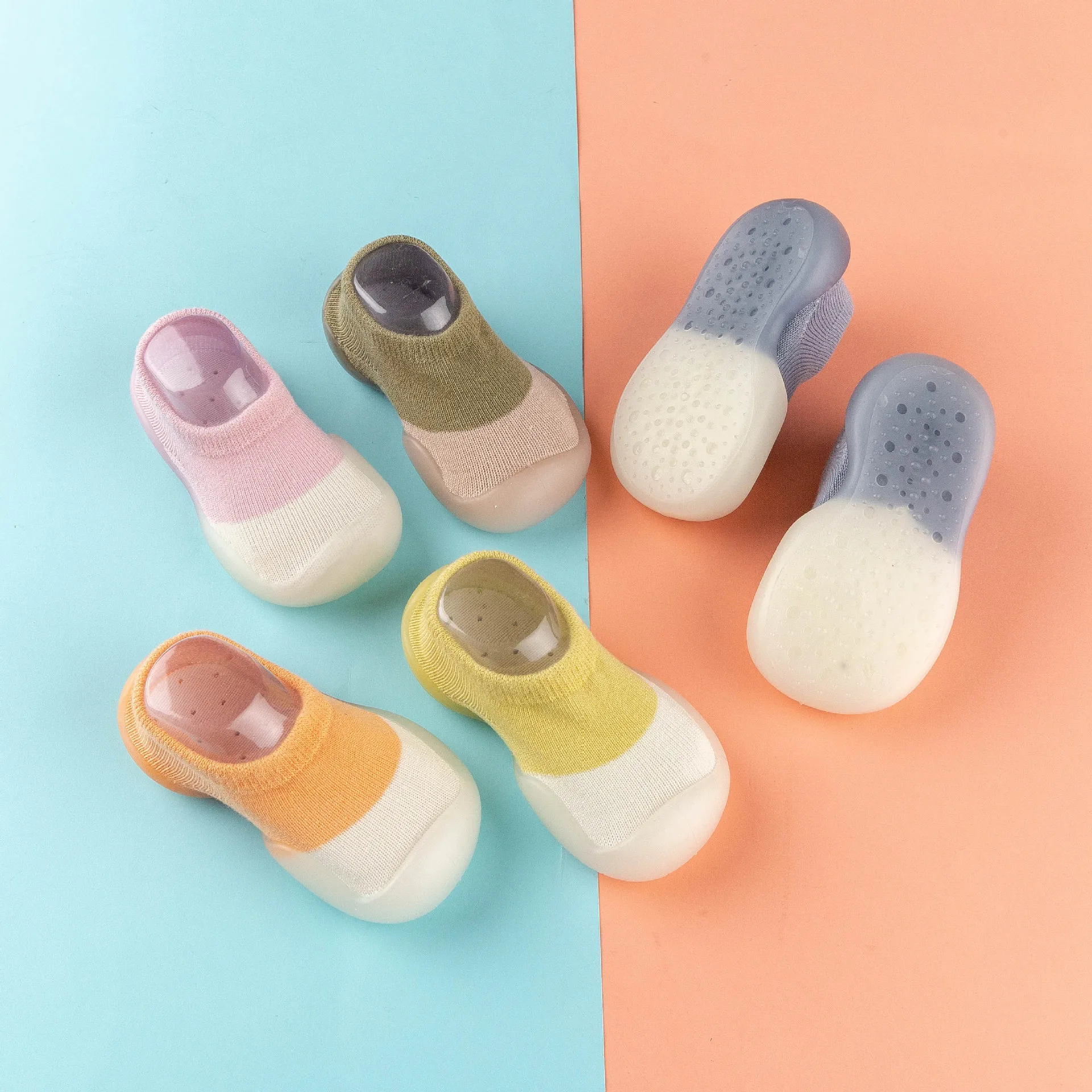 Zapatos antideslizantes para primeros pasos con suela de silicona - imagen 5