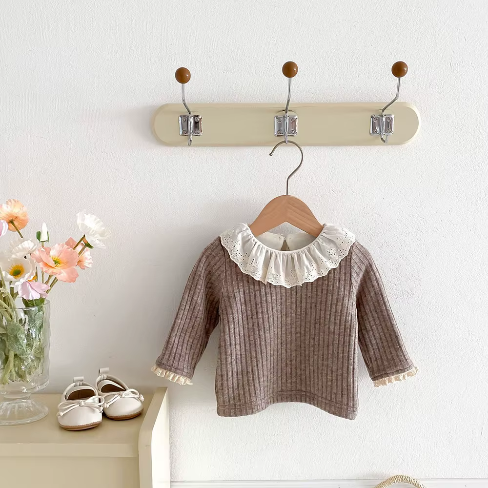 Blusa con volantes y forro polar para niña - imagen 4