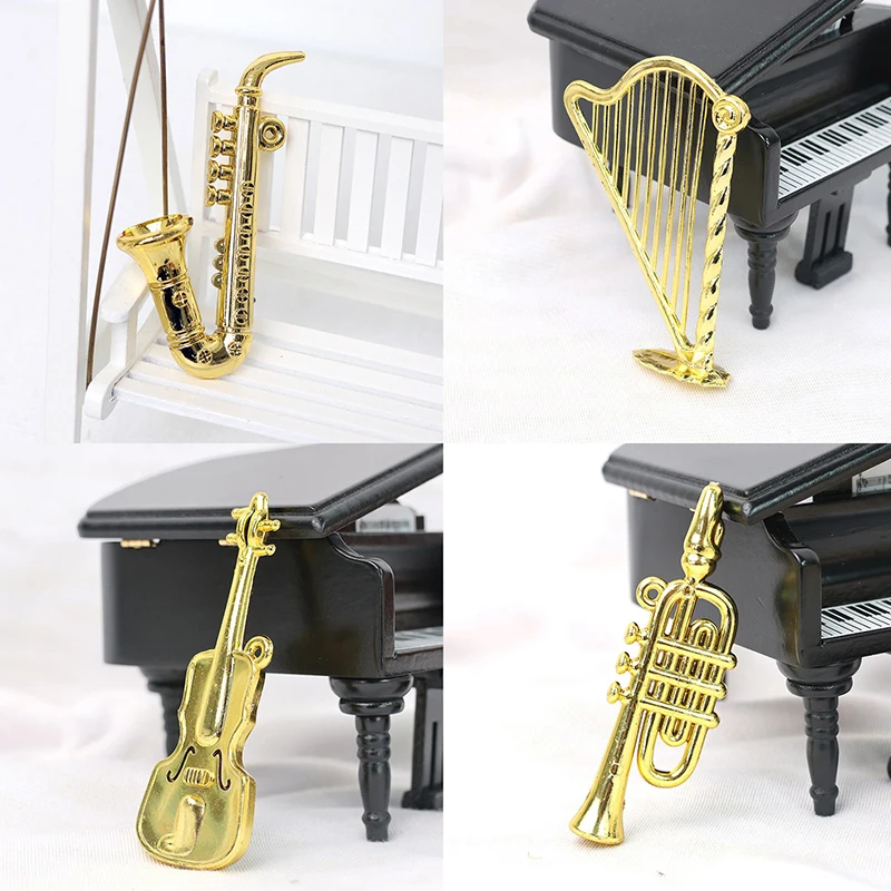 Adornos musicales dorados para manualidades y decoración festiva - imagen 4