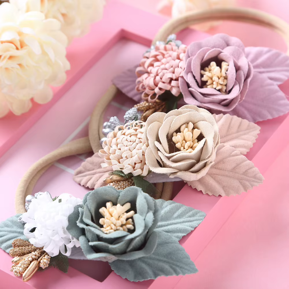 Diadema nailon con flores para niña – Accesorio suaverecién nacida - imagen 2