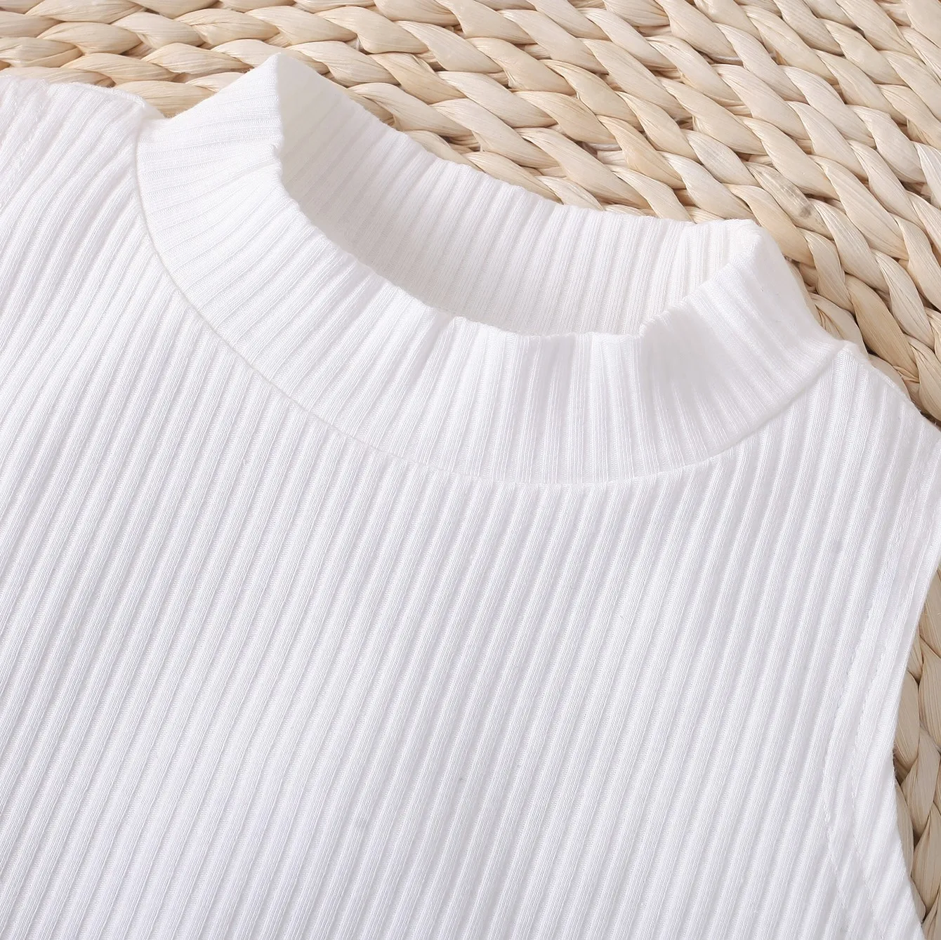 Conjunto niña verano top tirantes finos y vaquero desgarrado - imagen 2