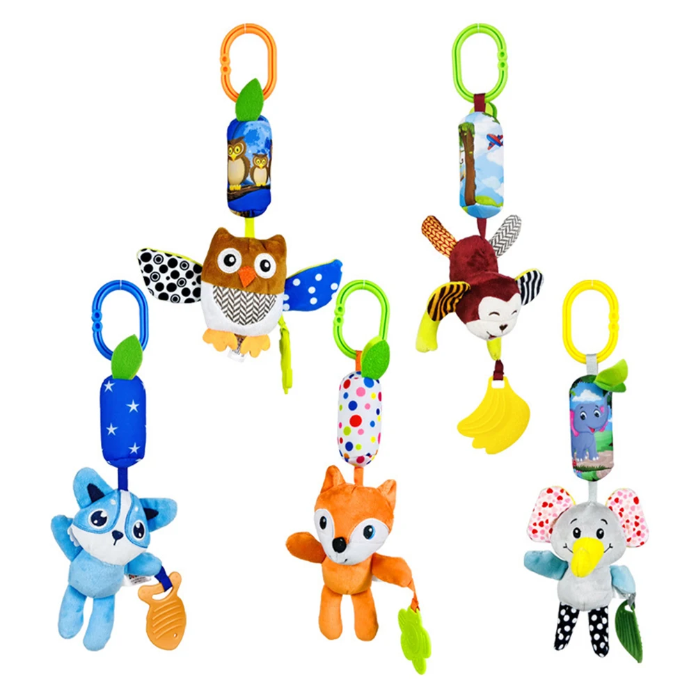 Sonajero colgante de animal suave multicolor