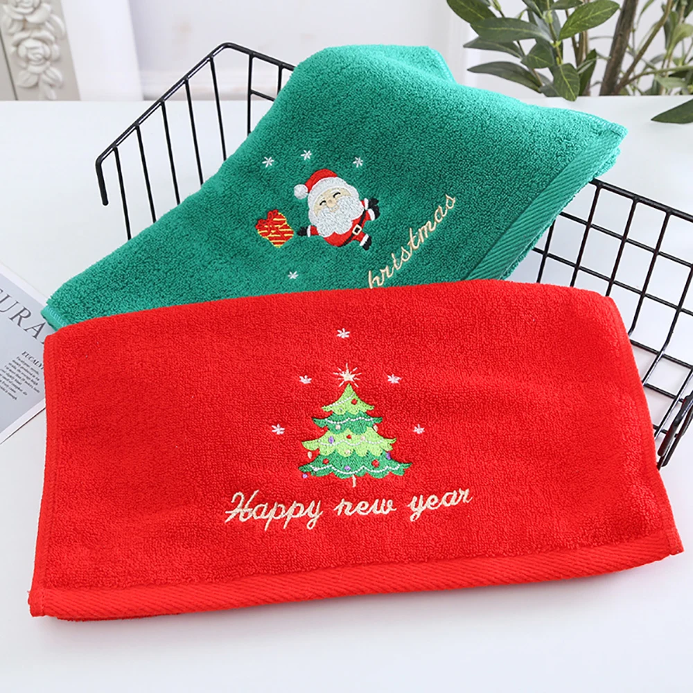Toalla en color rojo con motivos navideños