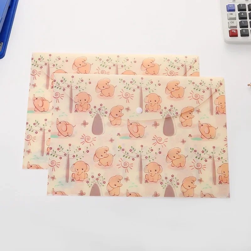 Carpeta PVC con botón a presión