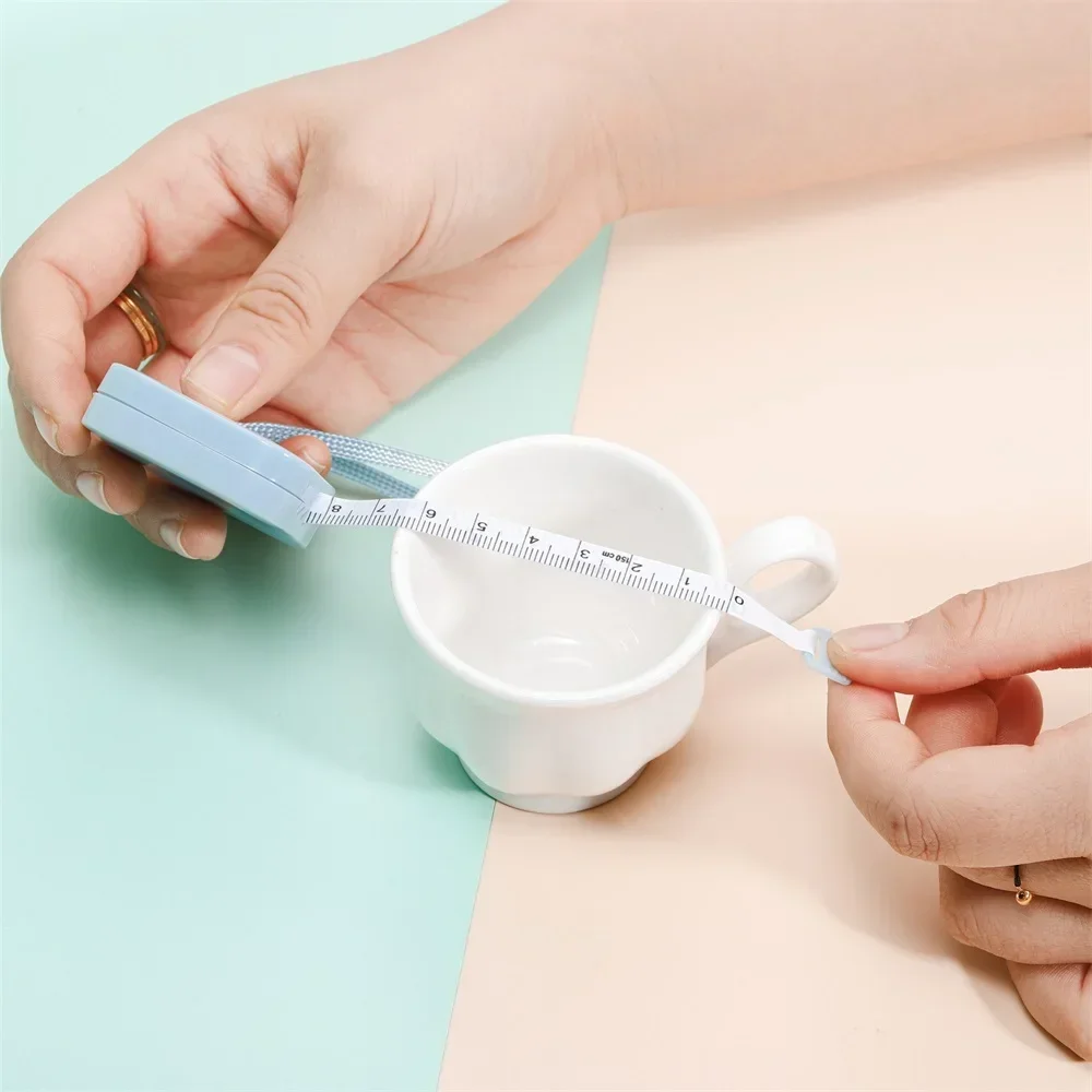 Mini cinta métrica de plástico en rollo para manualidades - imagen 2