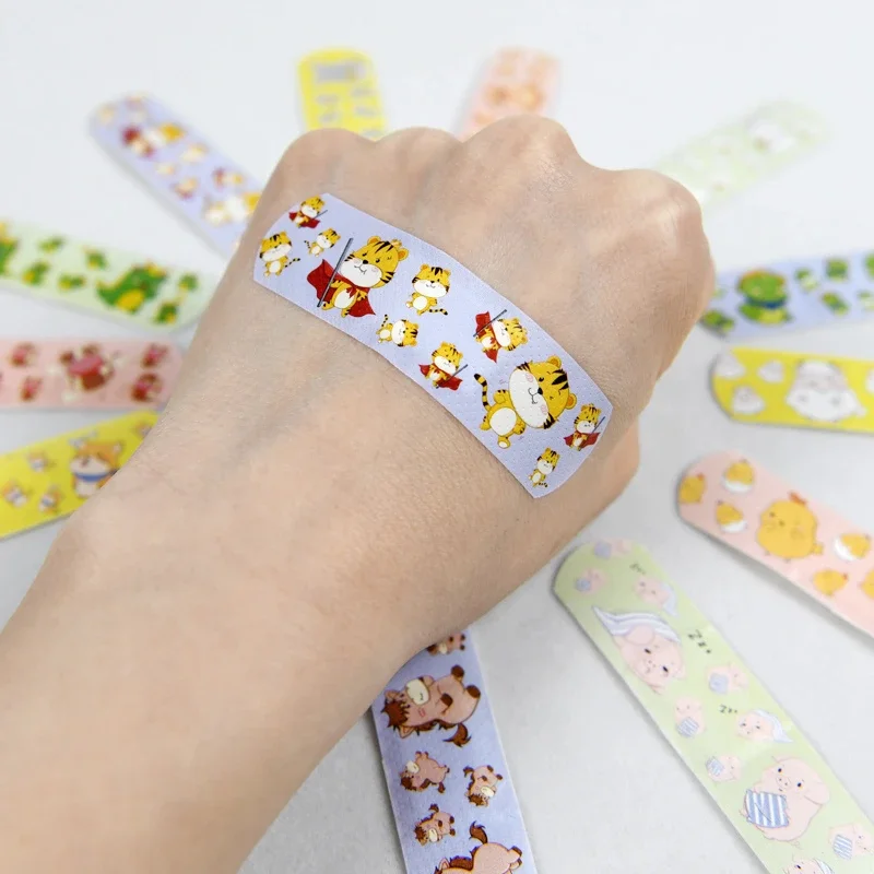 Tiritas infantiles con dibujos – Kit de primeros auxilios - imagen 4