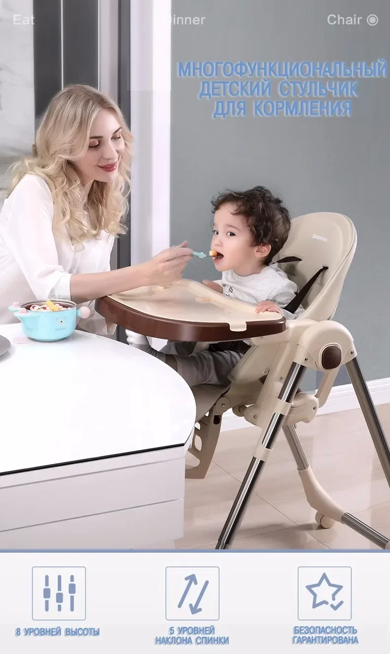 Bebé usando la silla en una mesa de comedor