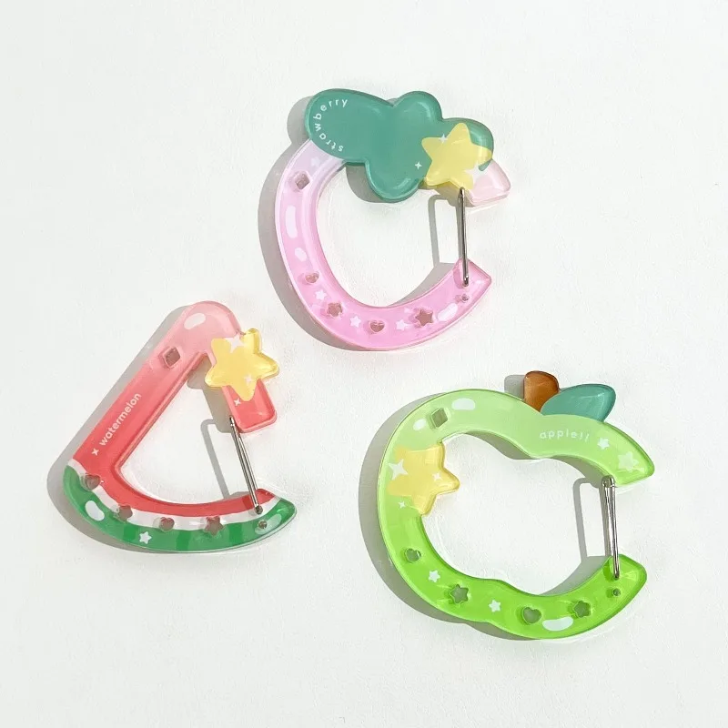 Mosquetón llavero para mochila infantil con botón de escalada y frutas - imagen 3