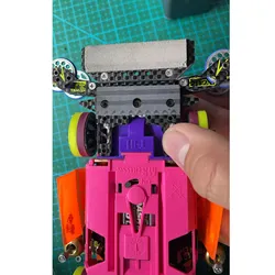 Chasis Mini 4WD con suspensión interna estilo cola de pez