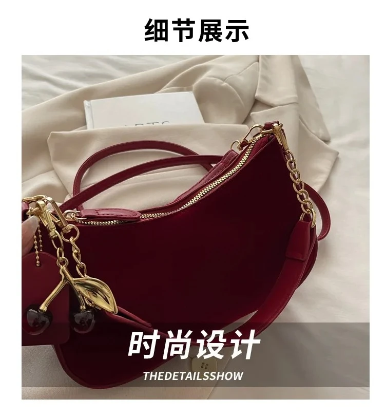 Vista de frente estilo crossbody