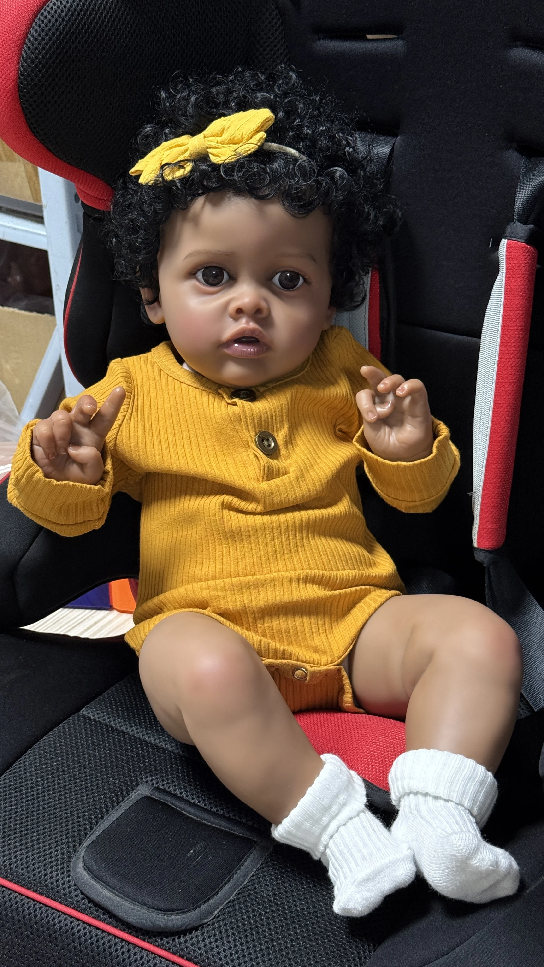 Muñeco Reborn Benjamin realista hecho a mano con pelo rizado - imagen 5