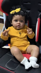 Muñeco Reborn Benjamin realista hecho a mano con pelo rizado