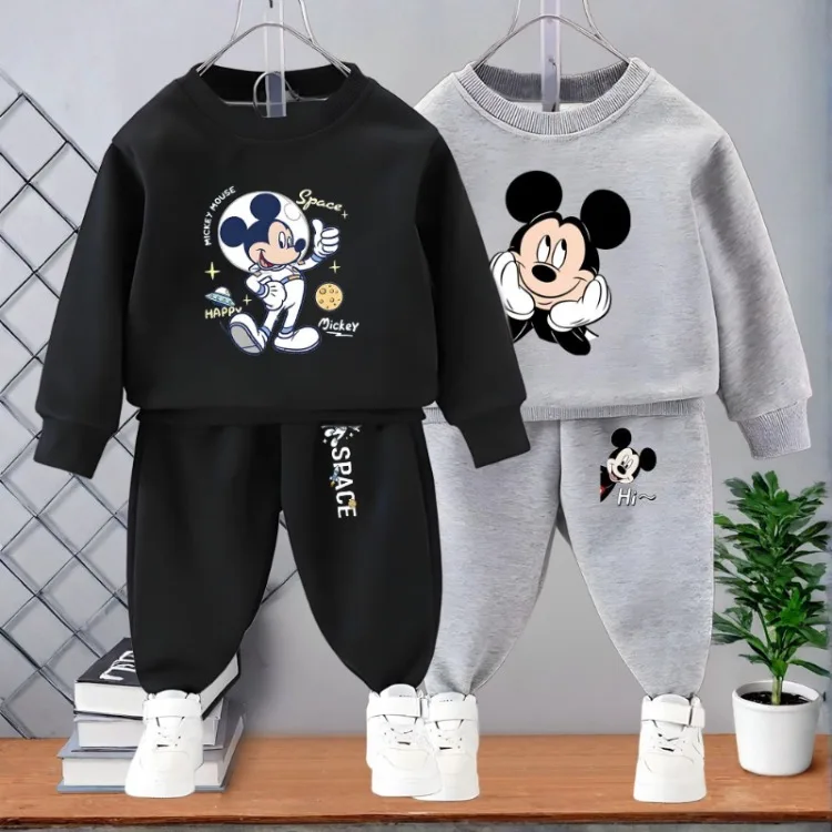 Detalles del diseño infantil y estilo de dos piezas