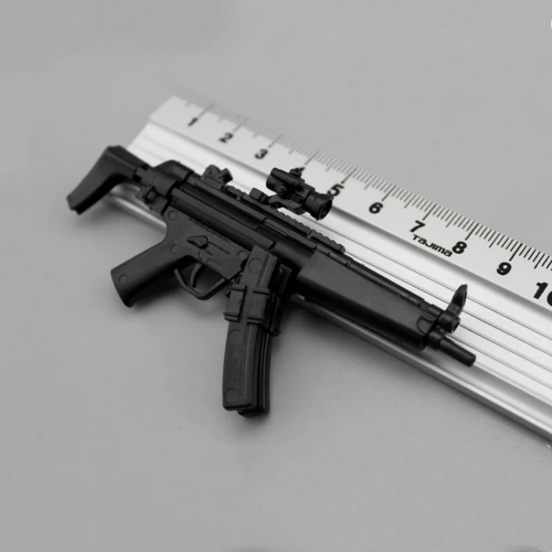 Detalle del rifle MP5 en kit de ensamblaje 1/6
