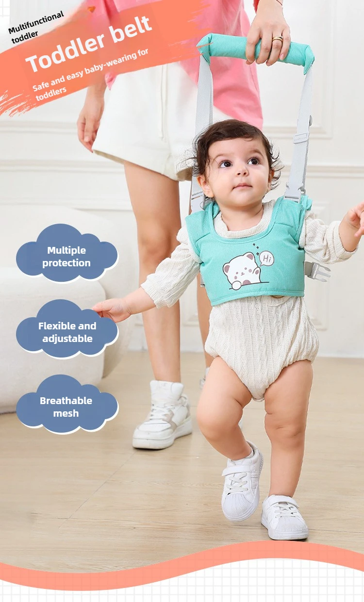 Bebé caminando con arnés de aprendizaje