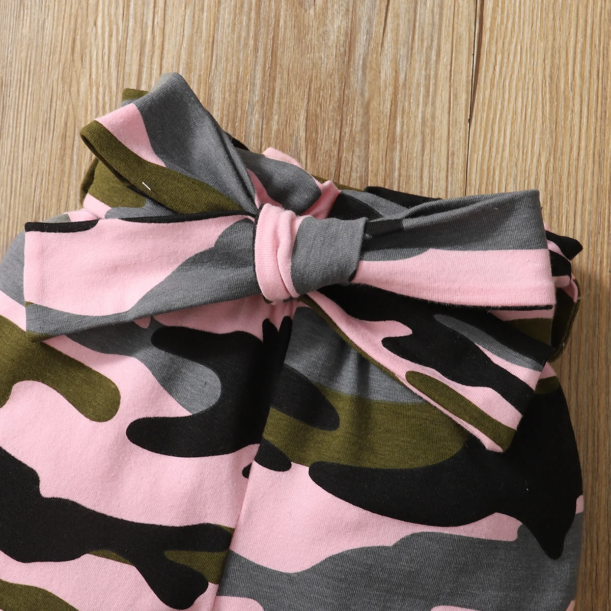 Conjunto camuflaje bebé niña: mono, pantalón y diadema de algodón - imagen 2