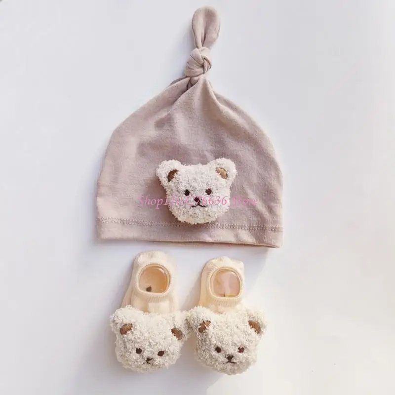 Gorro y calcetines para recién nacido – Oso de peluche suave