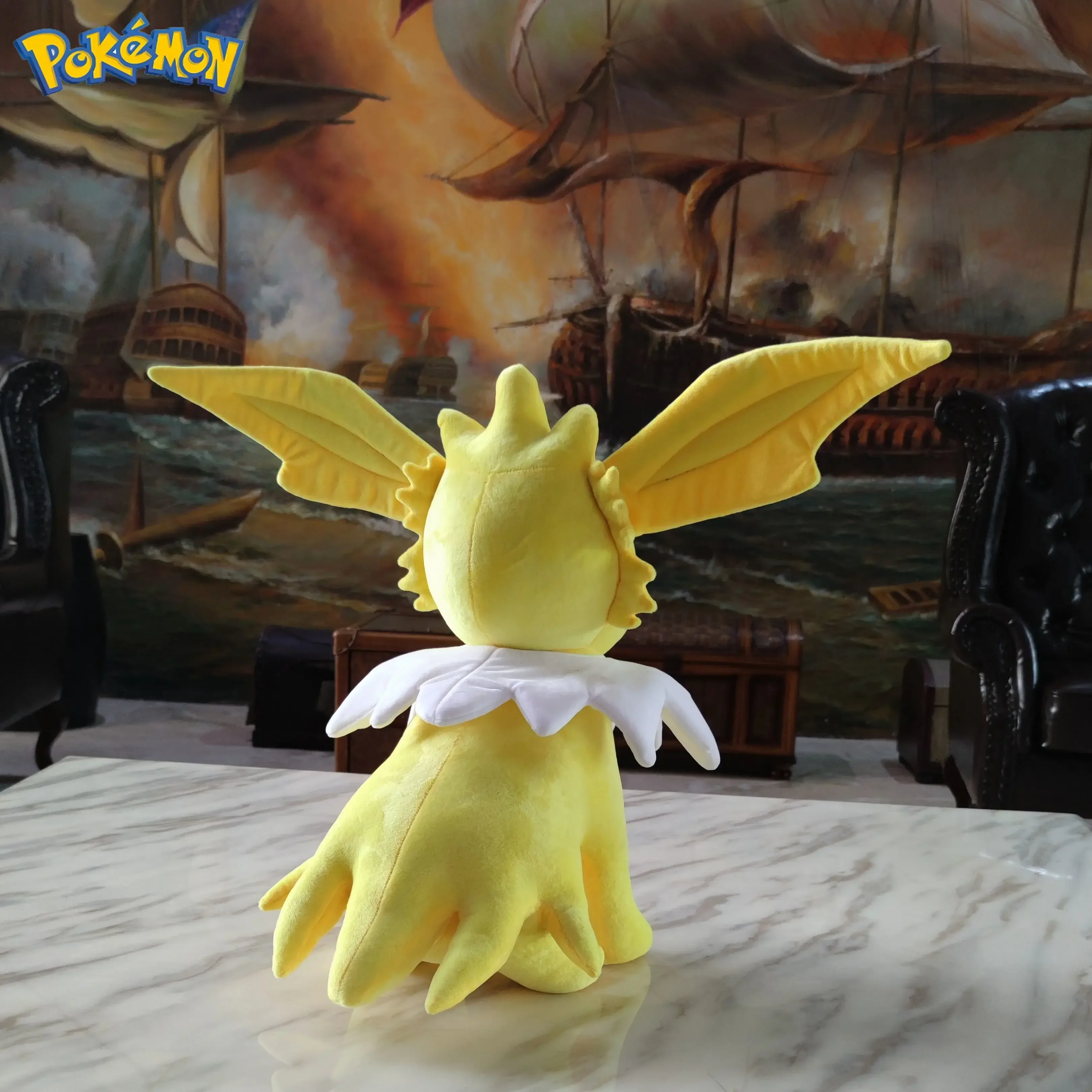 Peluche Jolteon como regalo cómodo