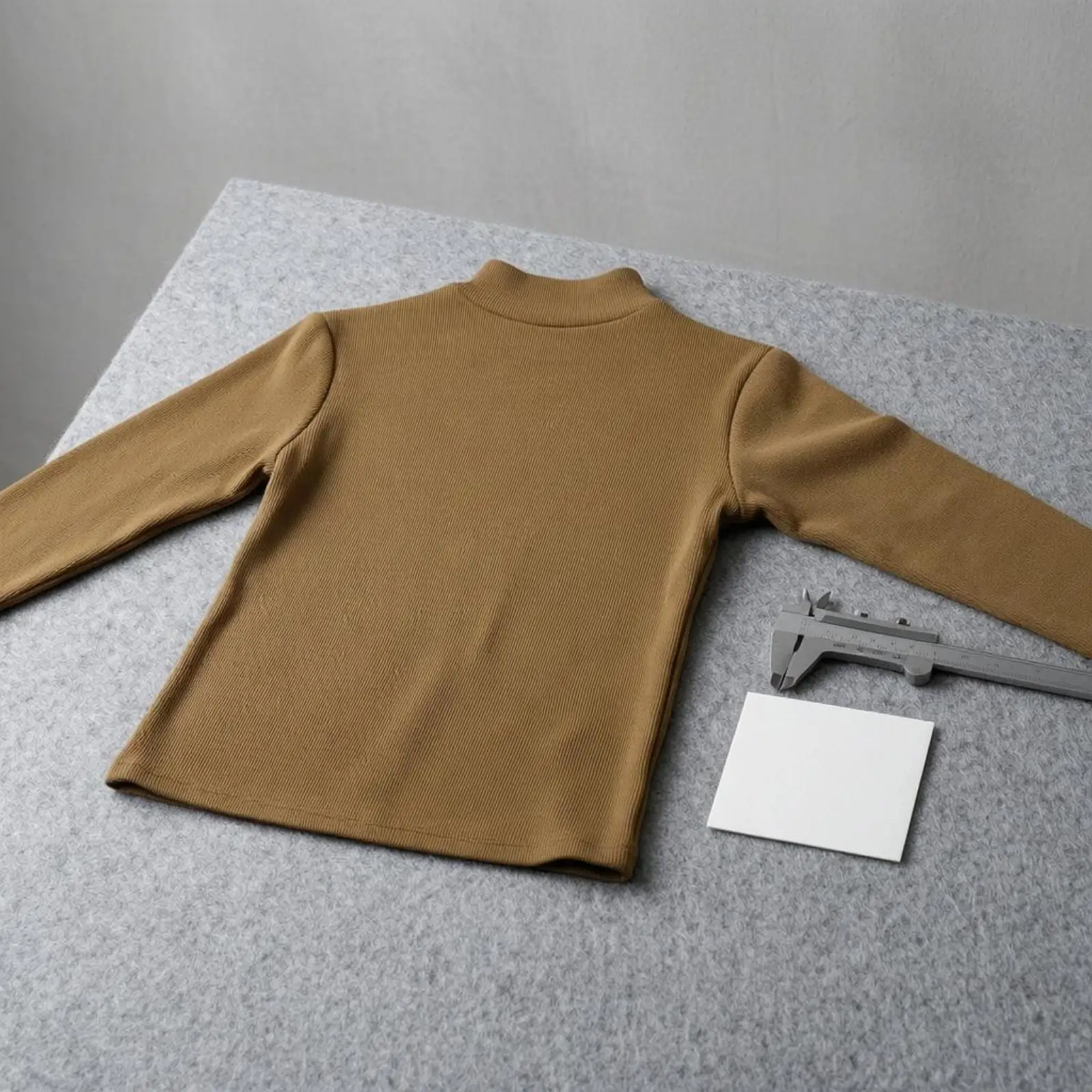 Camiseta de manga larga para bebé de cuello simulado liso - imagen 2