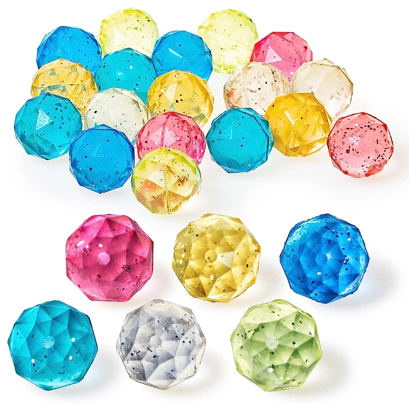 Pelotas de colores brillantes para juegos infantiles