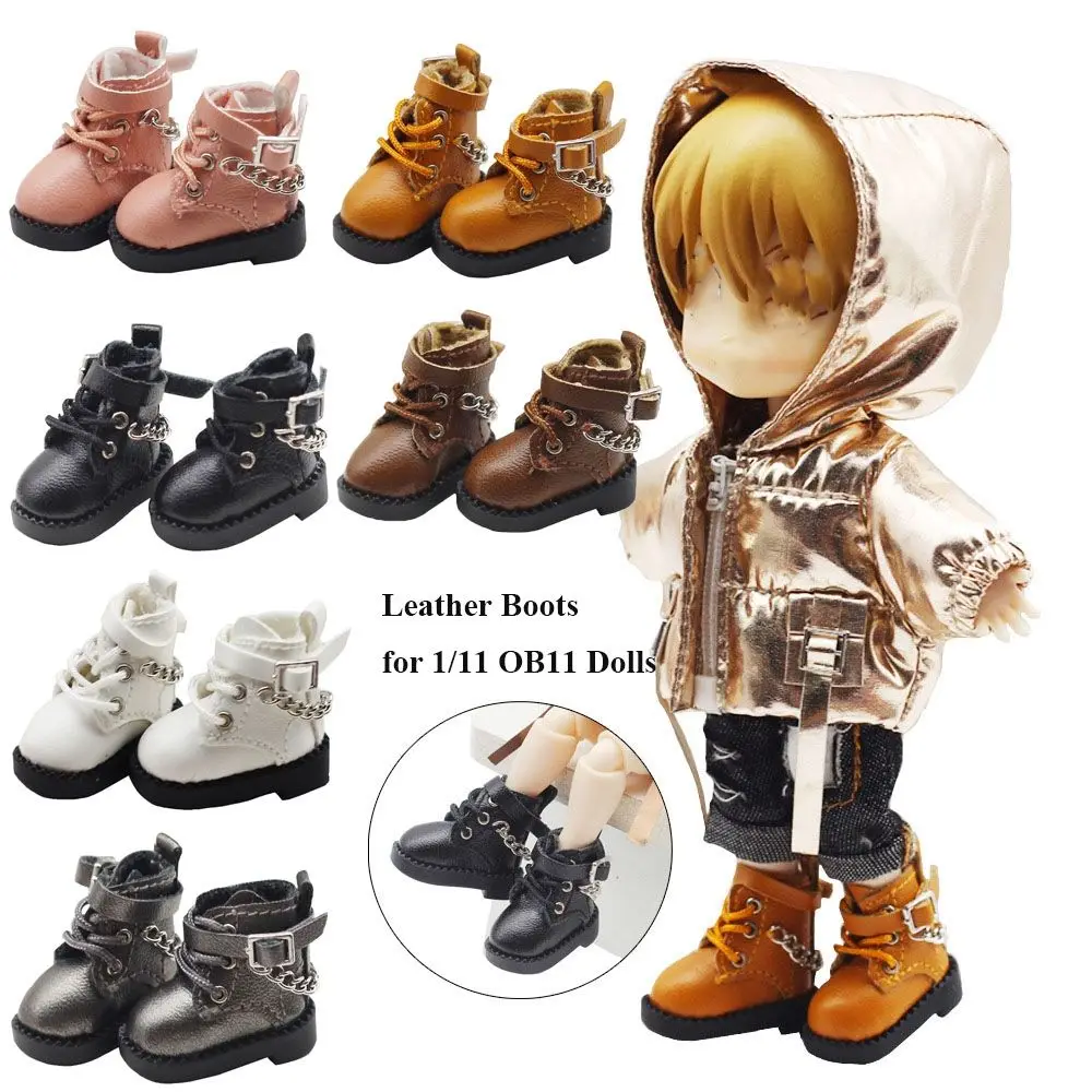 Zapatos de muñecas en diferentes estilos