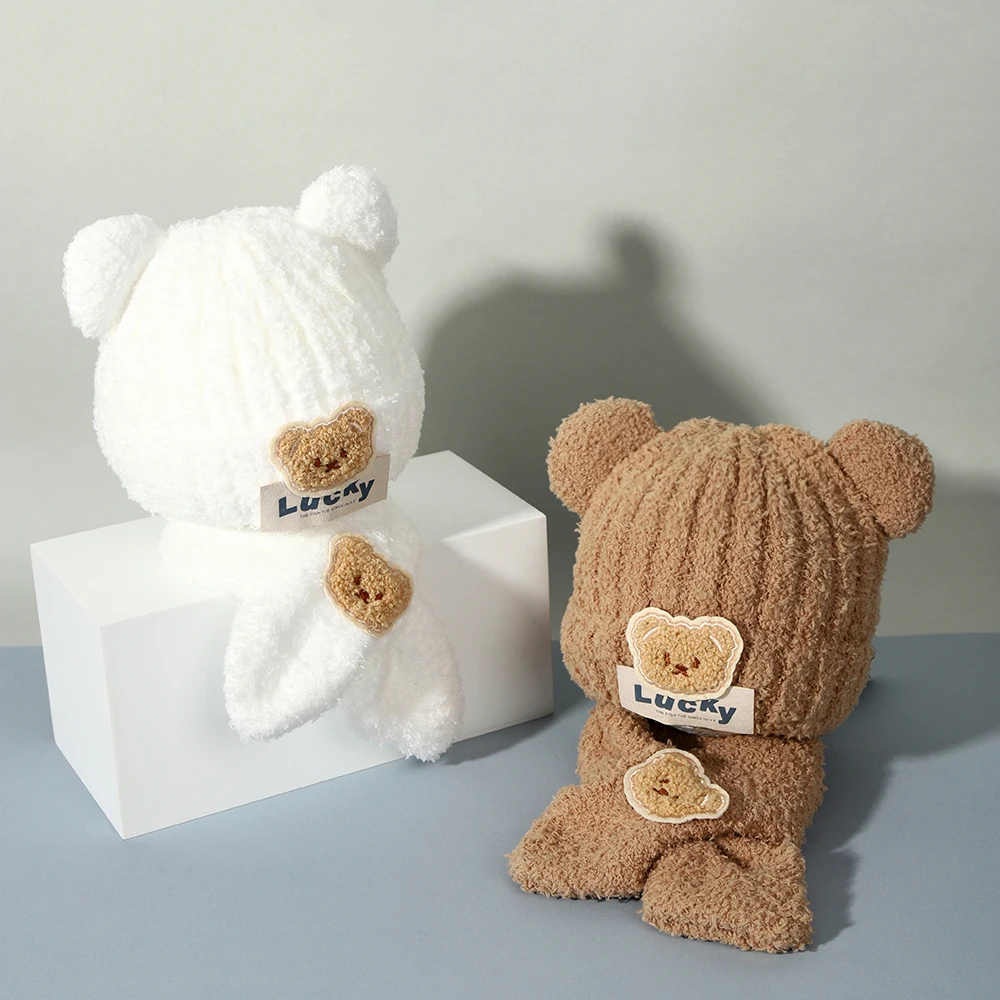 Gorro bebé con bufanda integrada de felpa de oso para invierno - imagen 4