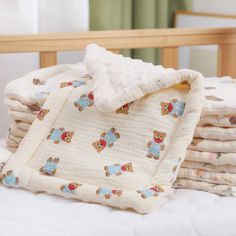 Almohada antivómitos plana de terciopelo para recién nacido–dibujos - imagen 2