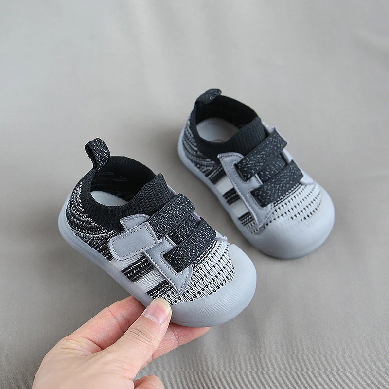 Zapatillas deportivas antideslizantes para niño – Transpirables y cómodas - imagen 5