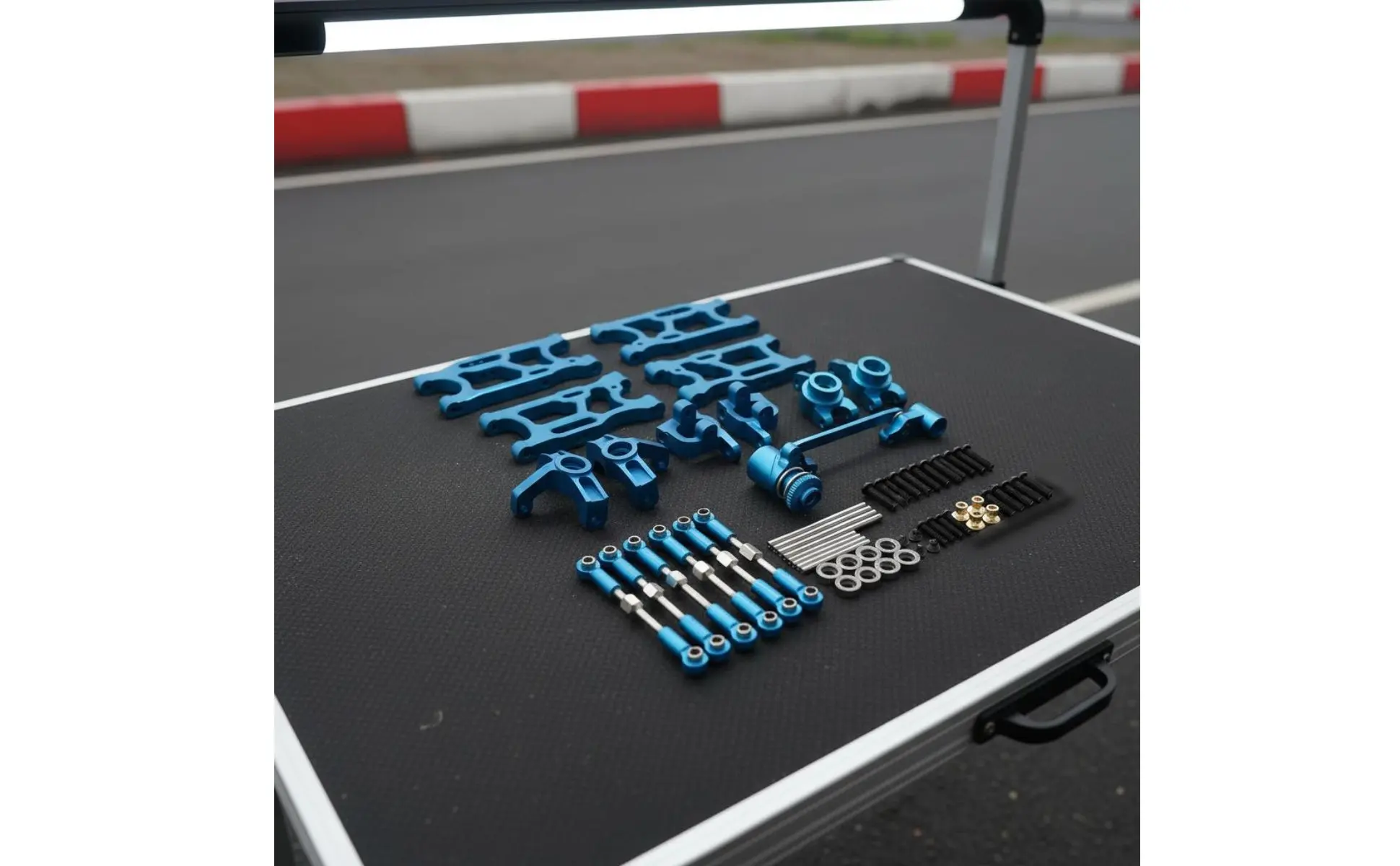 Componentes metálicos del kit para RC 1/14