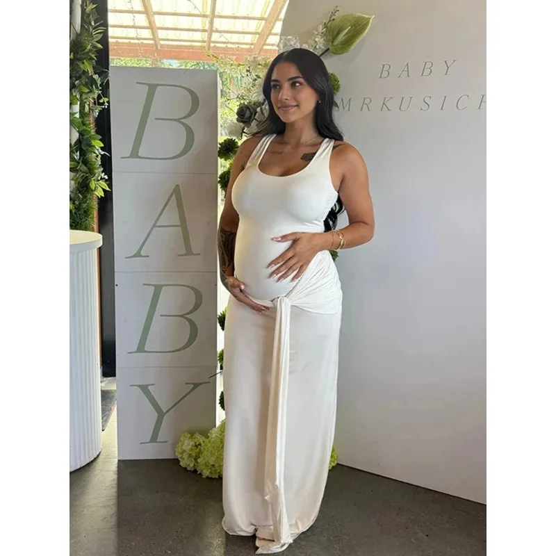 Vestido de maternidad blanco fruncido con cuello halter para fotos - imagen 5