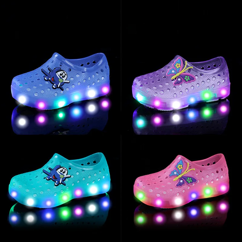 Sandalias deportivas de playa con luces LED para niños y niñas