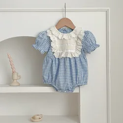 Conjunto bebé niña de algodón con cuello de encaje manga corta