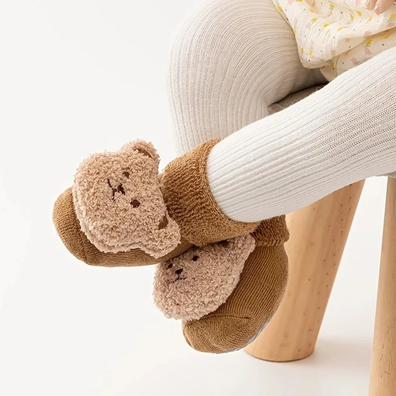 Calcetines antideslizantes de bebé con oso – Suaves y cálidos - imagen 4