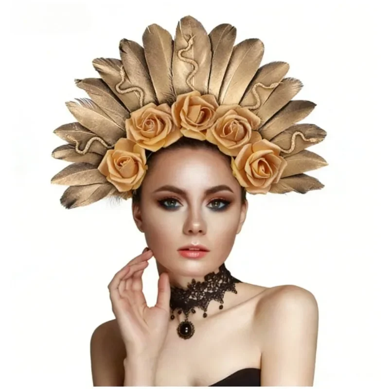 Diadema floral Día de los Muertos Halloween de rosas y plumas - imagen 2