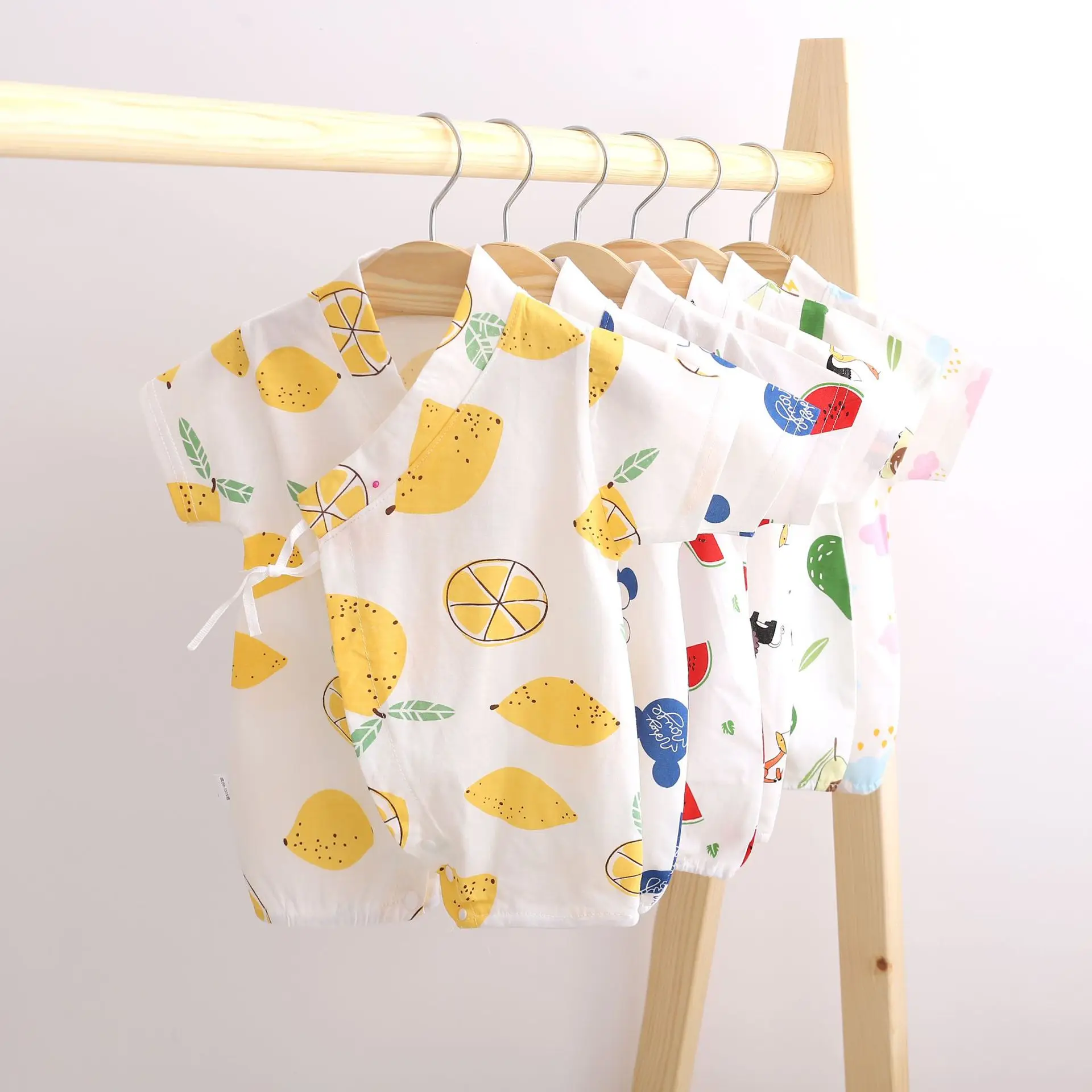 Mono de verano para bebé con estampado