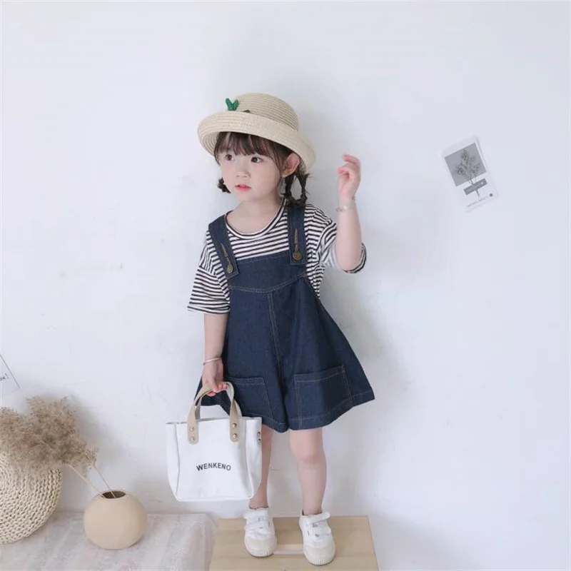 Pantalones cortos vaqueros con tirante para niño – Verano - imagen 2