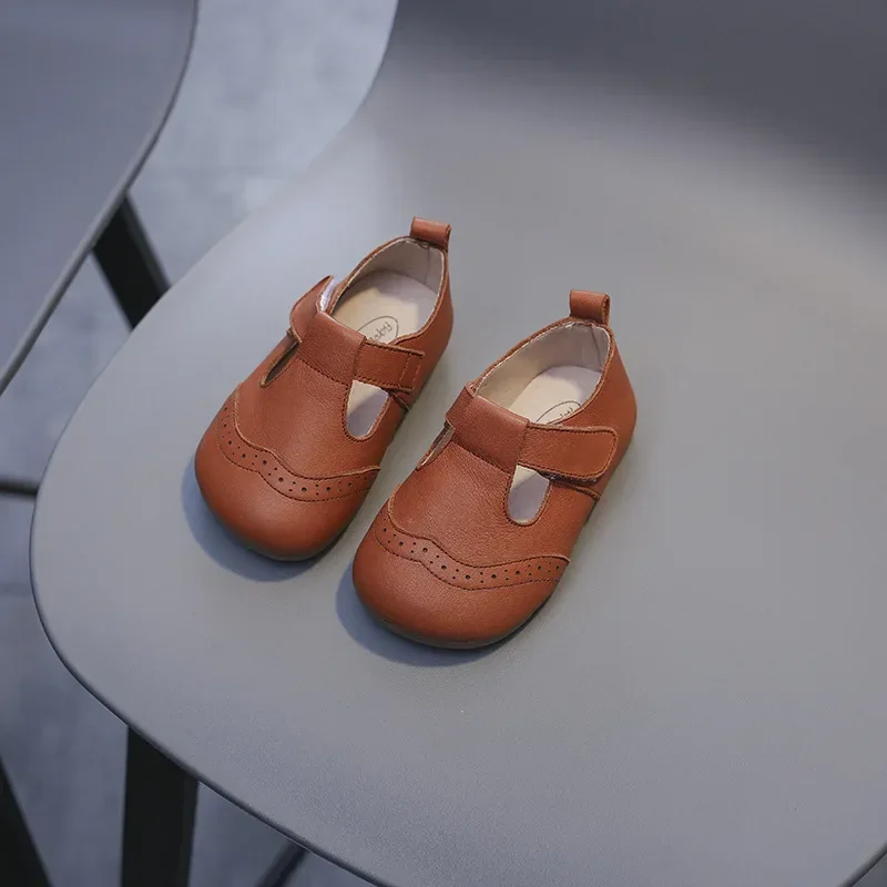 Zapatos de piel para niña – Estilo retro princessa para primavera - imagen 2