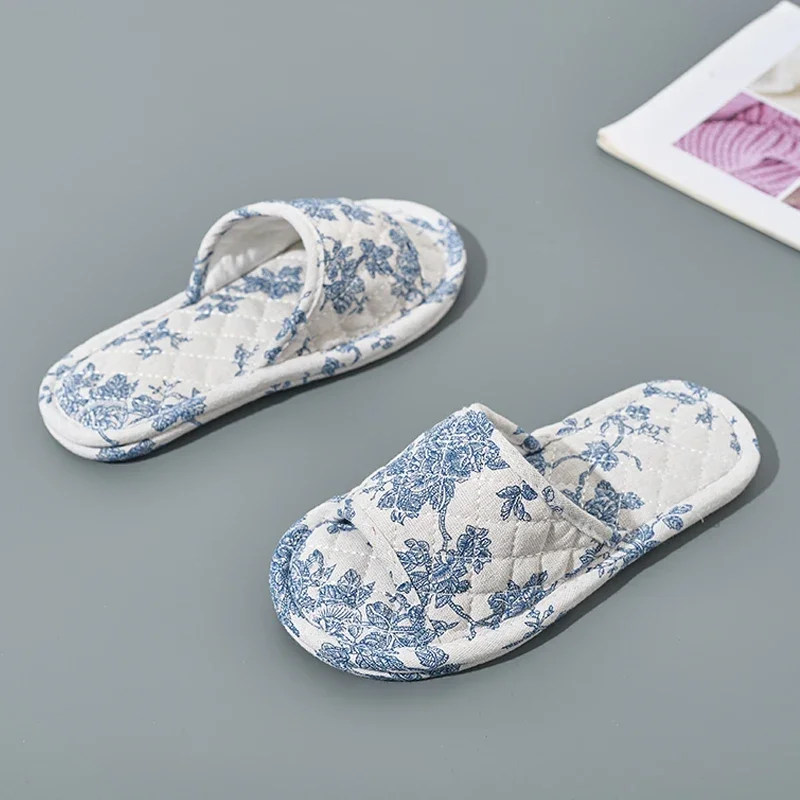 Zapatillas ligeras de interior para dormitorio