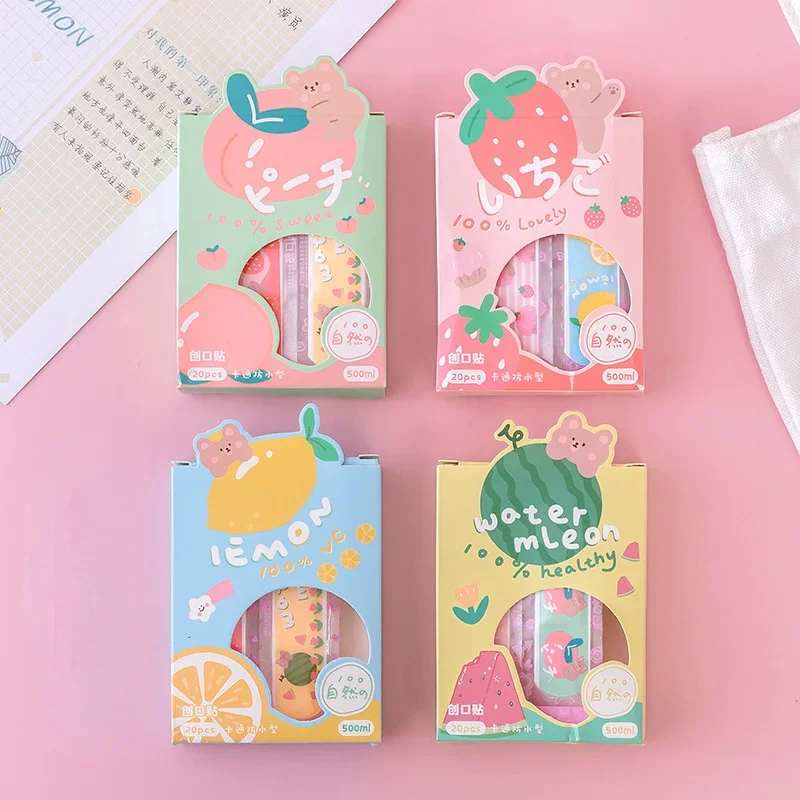 Parches adhesivos infantiles con diseños decorativos