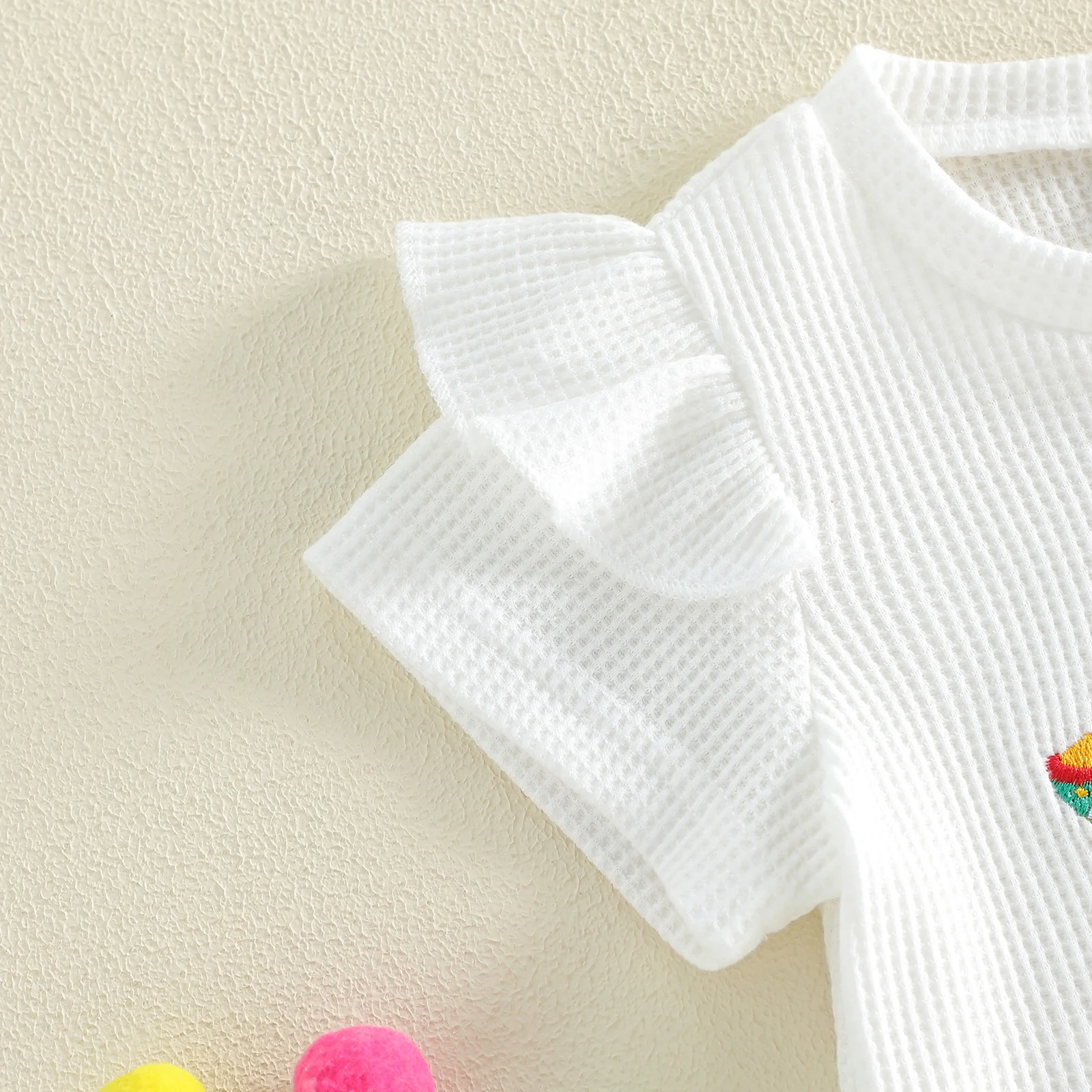 Conjunto verano niña camiseta bordada y pantalón elástico acampanado - imagen 5