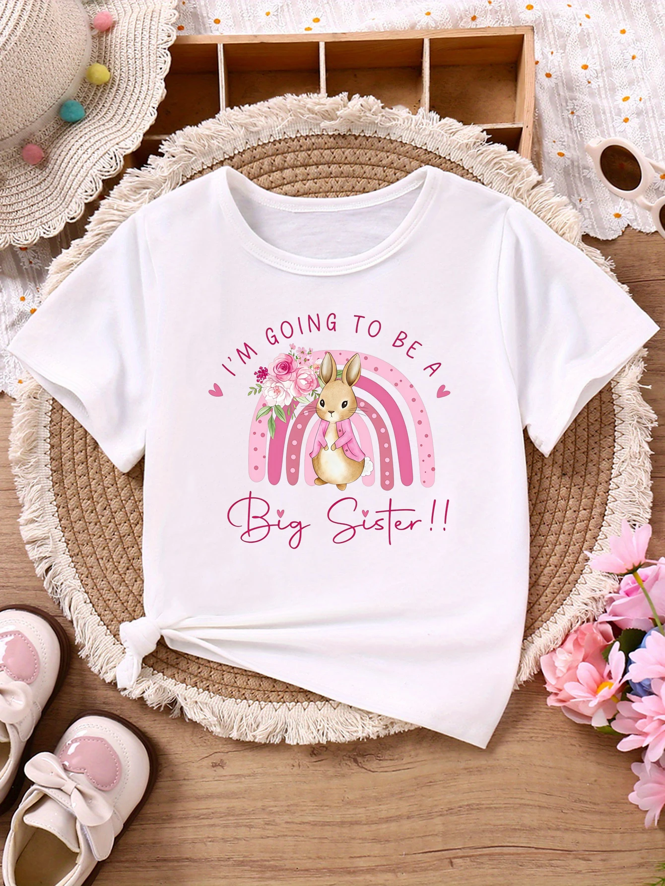 Camiseta niña con conejitos y flores arcoíris, manga corta algodón - imagen 3