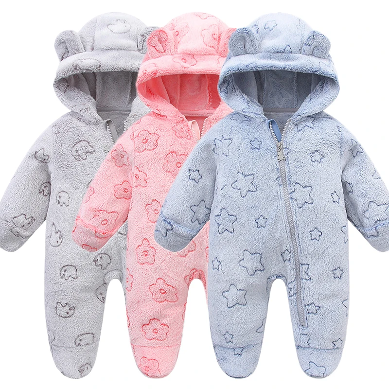 Pelele de franela con diseño infantil para bebé