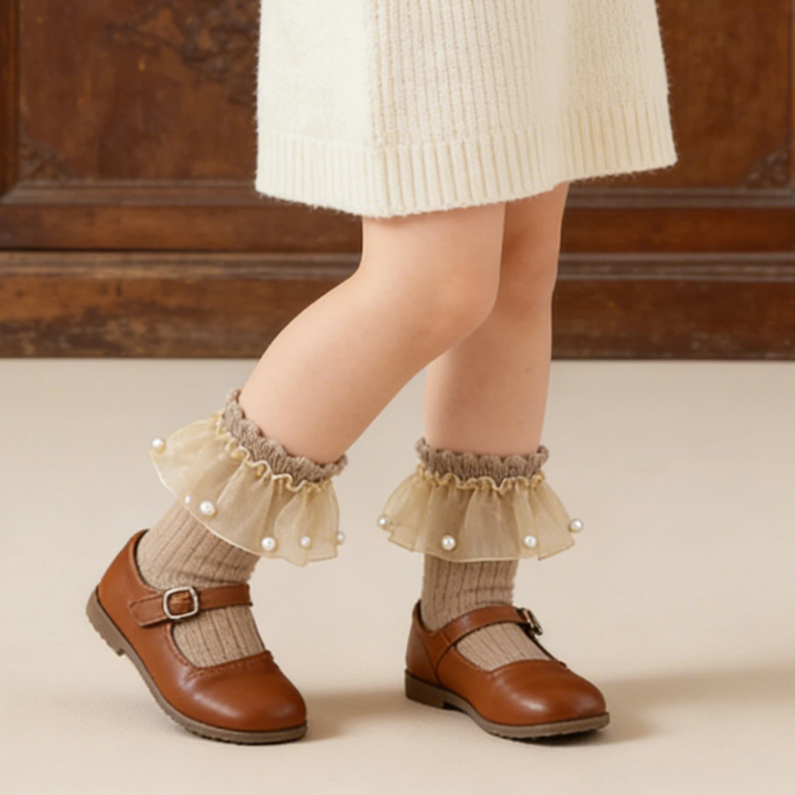 Calcetines bebé niña de encaje con volantes y perlas estilo princesa - imagen 4
