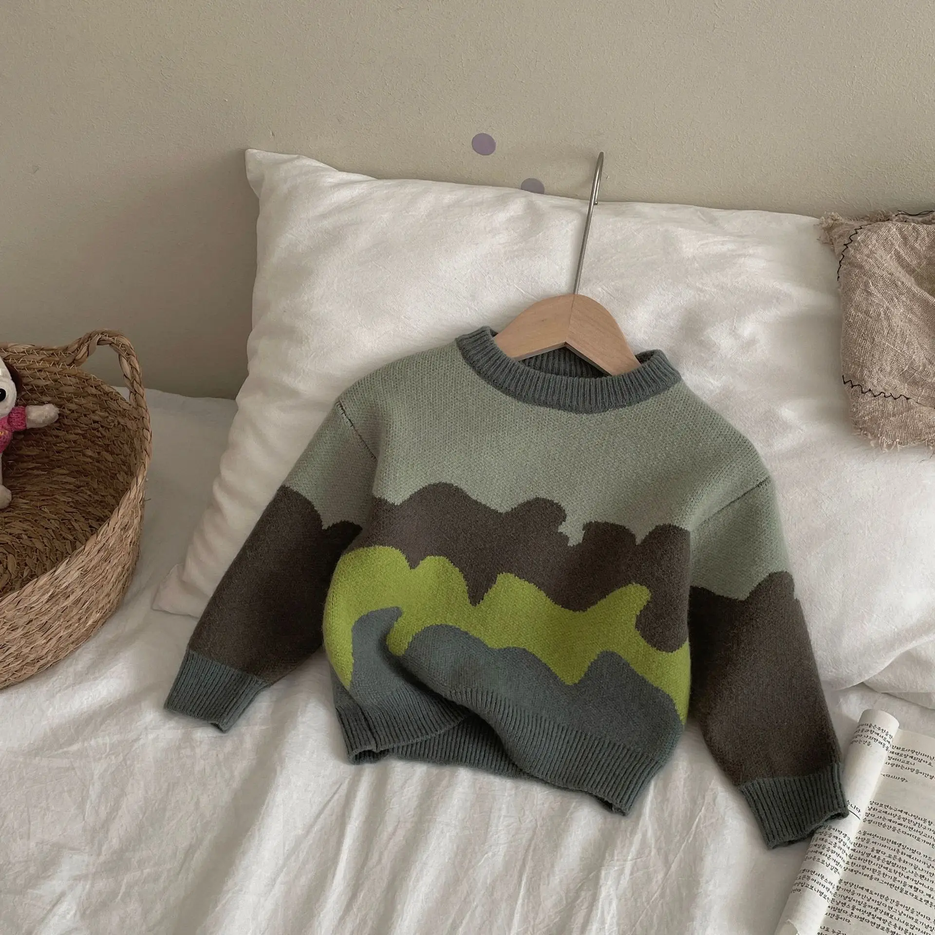 Jersey de punto cálido para niños en look diario