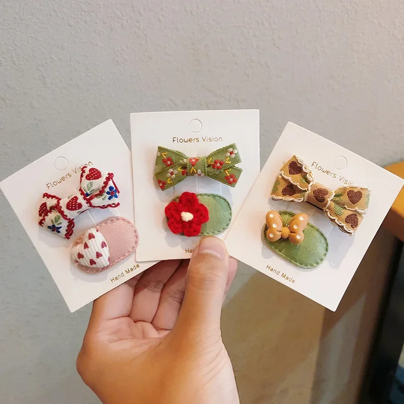 Horquillas con lazo y pompón para niña – Accesorios de cabello - imagen 5