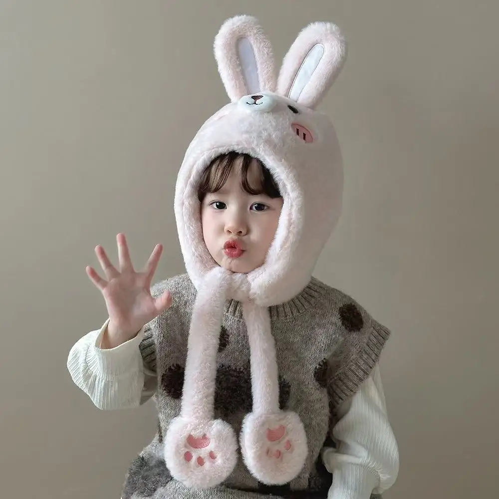Modelo de gorro infantil en uso