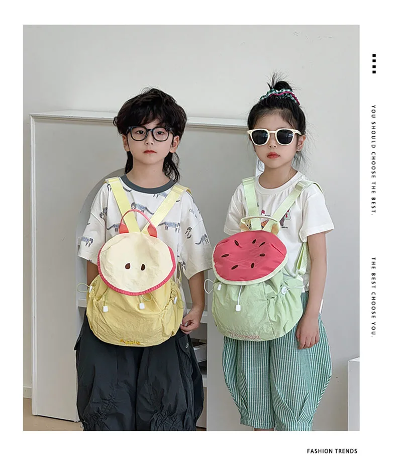 Mochila infantil con dibujos de frutas