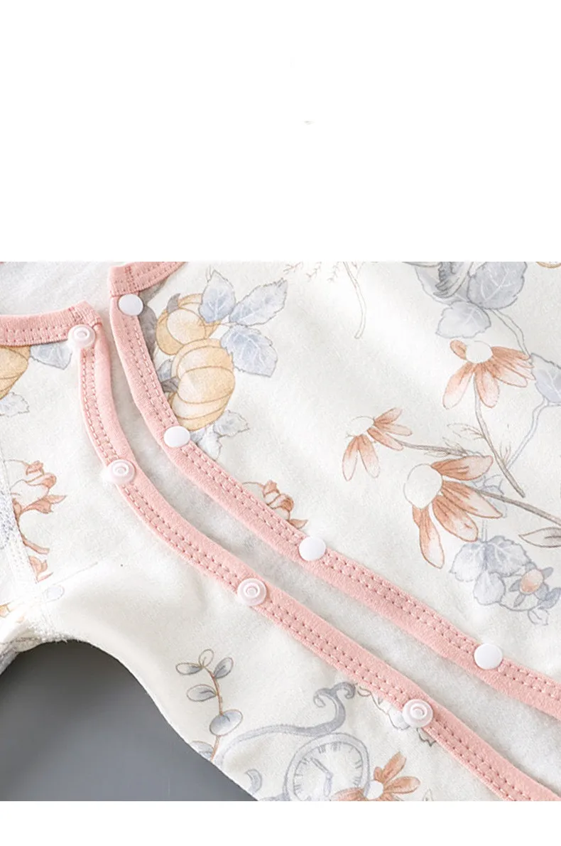 Detalle de tela suave del pijama